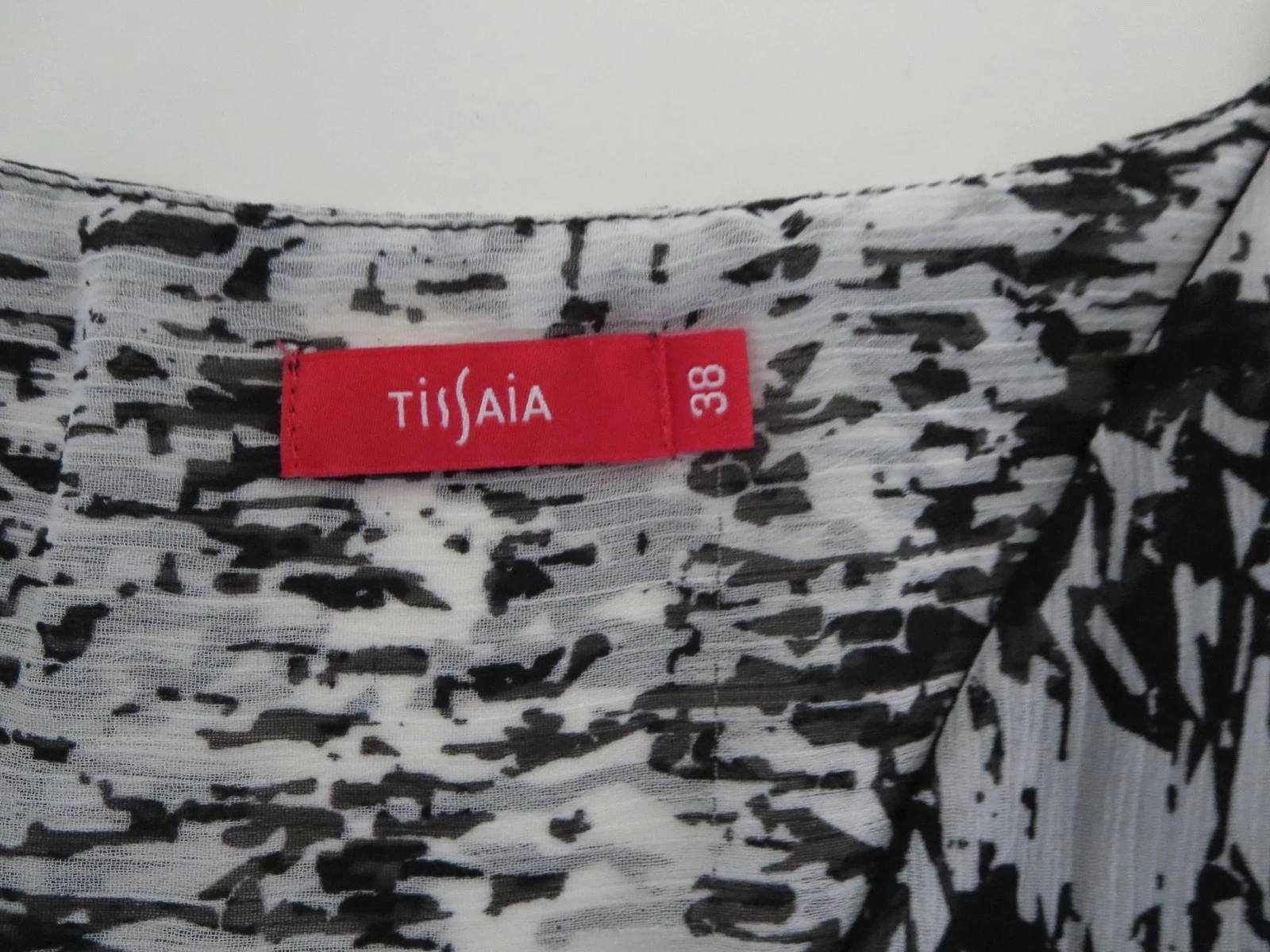Robe Tissaia noire et blanche – Taille M / 38 – Très bon état – photo 3